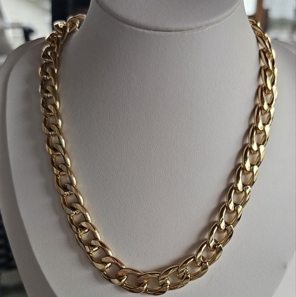 Large Designer Gold Curb Chain - Picture 2 of 6